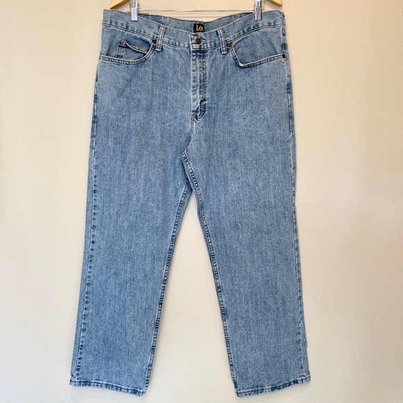 Lee | VTG Inspo Light Wash High Rise Denim Real Straight Relaxed Mom Jeans - Picture 2 of 12